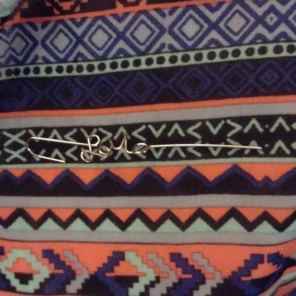 Size medium women's Rue 21 tank top with two tone front back design - Picture 7 of 9